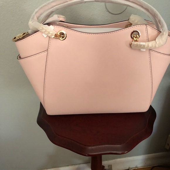 Michael Kors tote - Picture 2 of 11